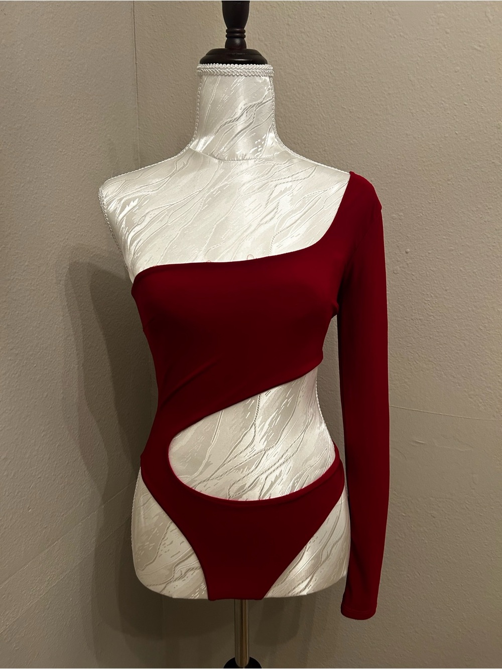Fashion Nova Asymmetric One-Sleeve Cutout Bodysuit in Bloody Red
